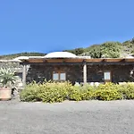Dammusi Sciuvechi בית כפרי Scauri (Sicily)