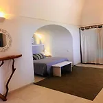 Dammusi Sciuvechi * Scauri (Sicily)