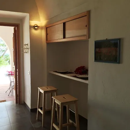 Dammusi Sciuvechi Scauri (Sicily)