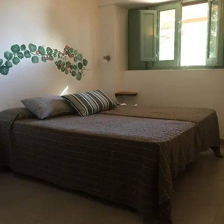 Dammusi Sciuvechi * Scauri (Sicily)