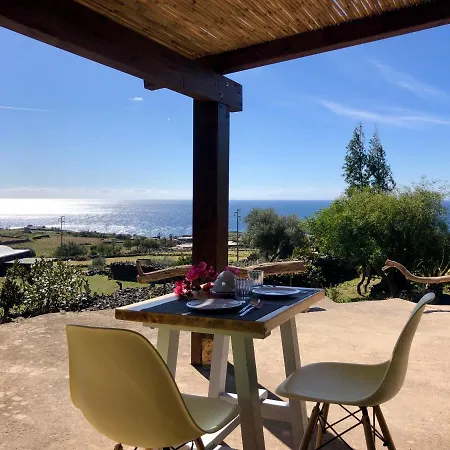 Dammusi Sciuvechi * Scauri (Sicily)