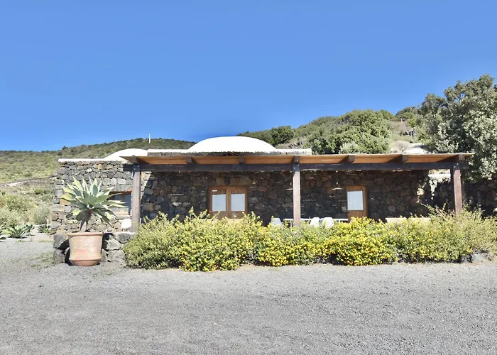 Dammusi Sciuvechi منزل ريفي Scauri (Sicily)