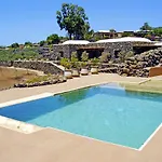 Dammusi Sciuvechi * Scauri (Sicily)
