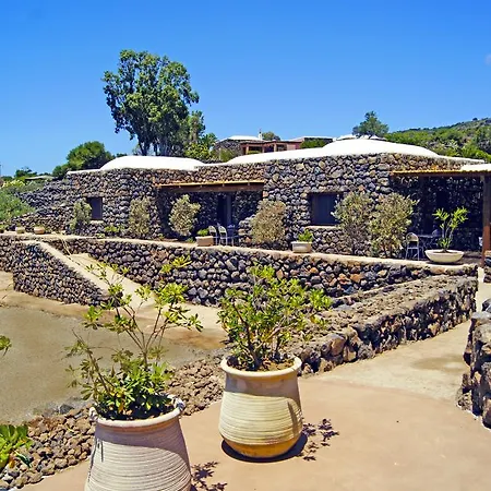 בית כפרי Dammusi Sciuvechi