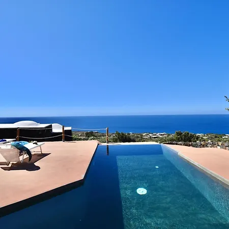 Dammusi Sciuvechi Scauri (Sicily)