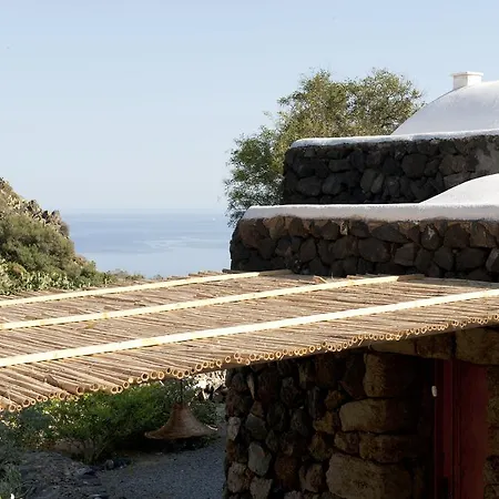Dammusi Sciuvechi Kır Evi