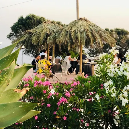 Dammusi Sciuvechi Kır Evi Scauri (Sicily)