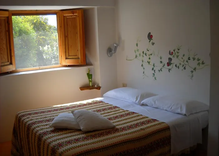 Dammusi Sciuvechi Scauri (Sicily)