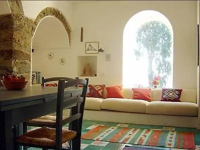 Venkovský dům Dammusi Sciuvechi