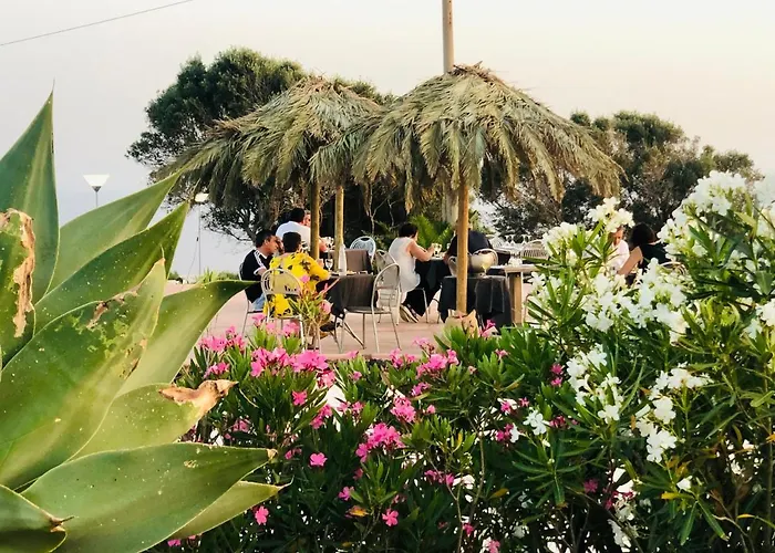 Dammusi Sciuvechi 乡村民宿 Scauri (Sicily)