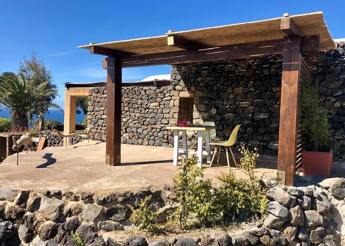 Venkovský dům Dammusi Sciuvechi Scauri (Sicily)