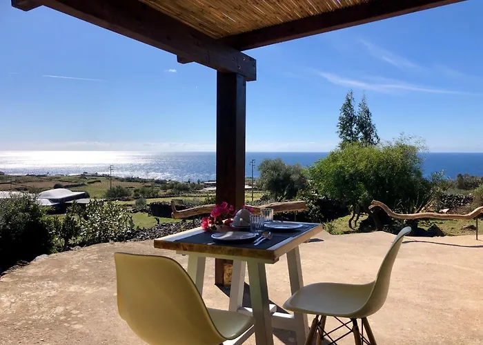 Dammusi Sciuvechi * Scauri (Sicily)